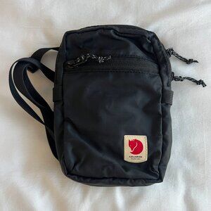 Fjällräven High Coast Pocket Crossbody Bag – Black